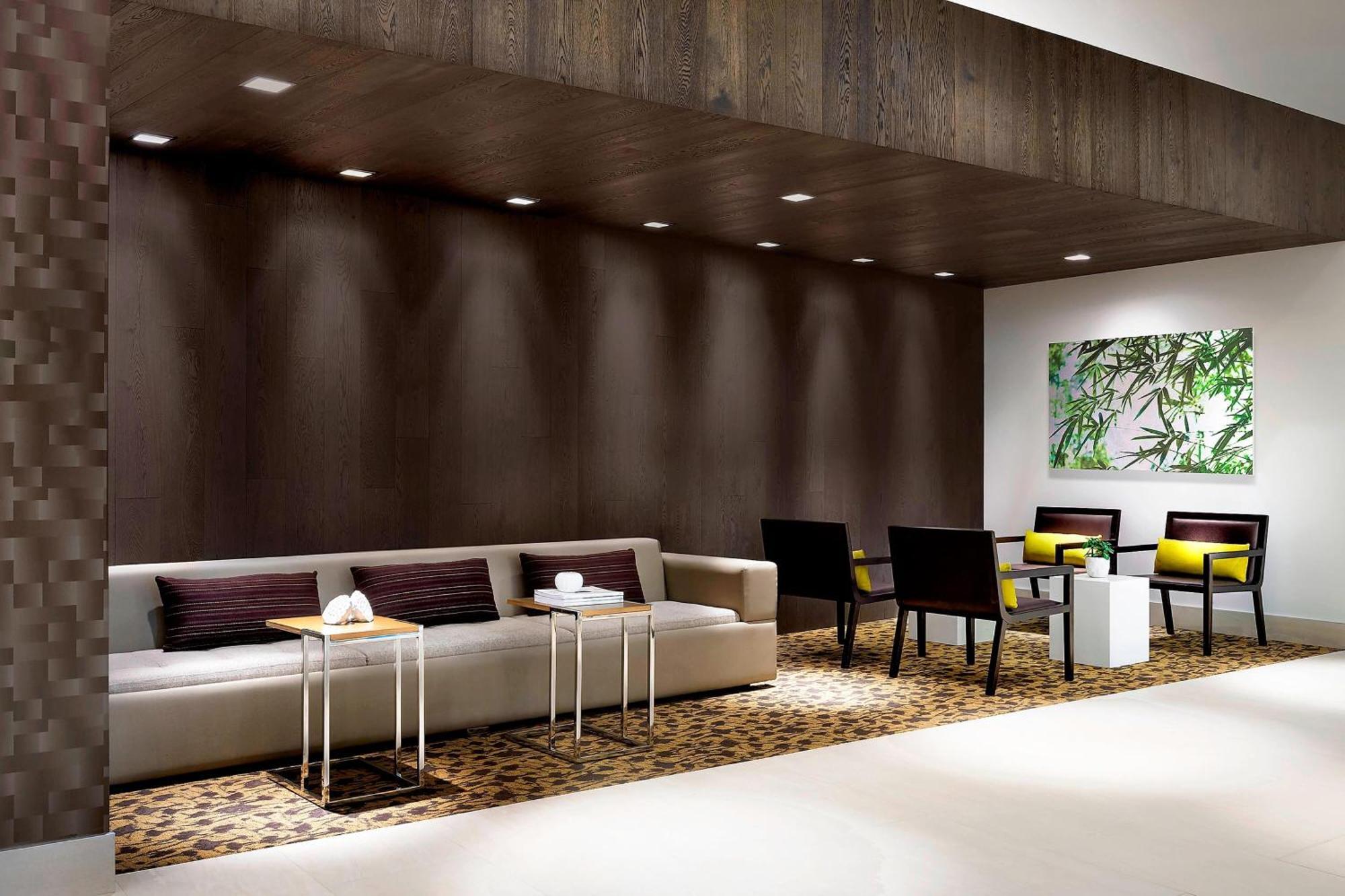 Hotel Element Vancouver Metrotown Burnaby