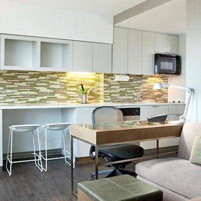 Element Vancouver Metrotown 4*