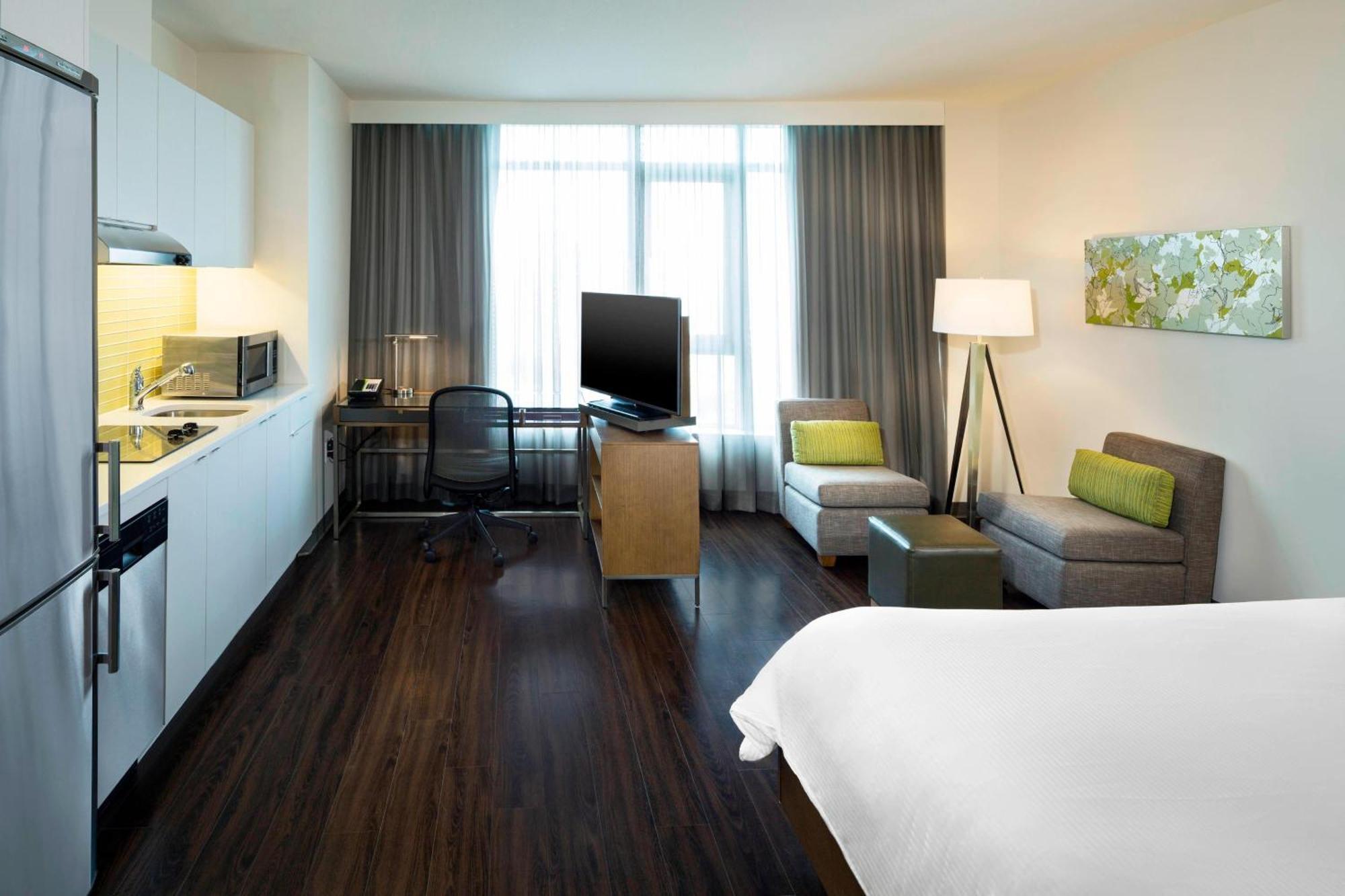 Element Vancouver Metrotown Hotel