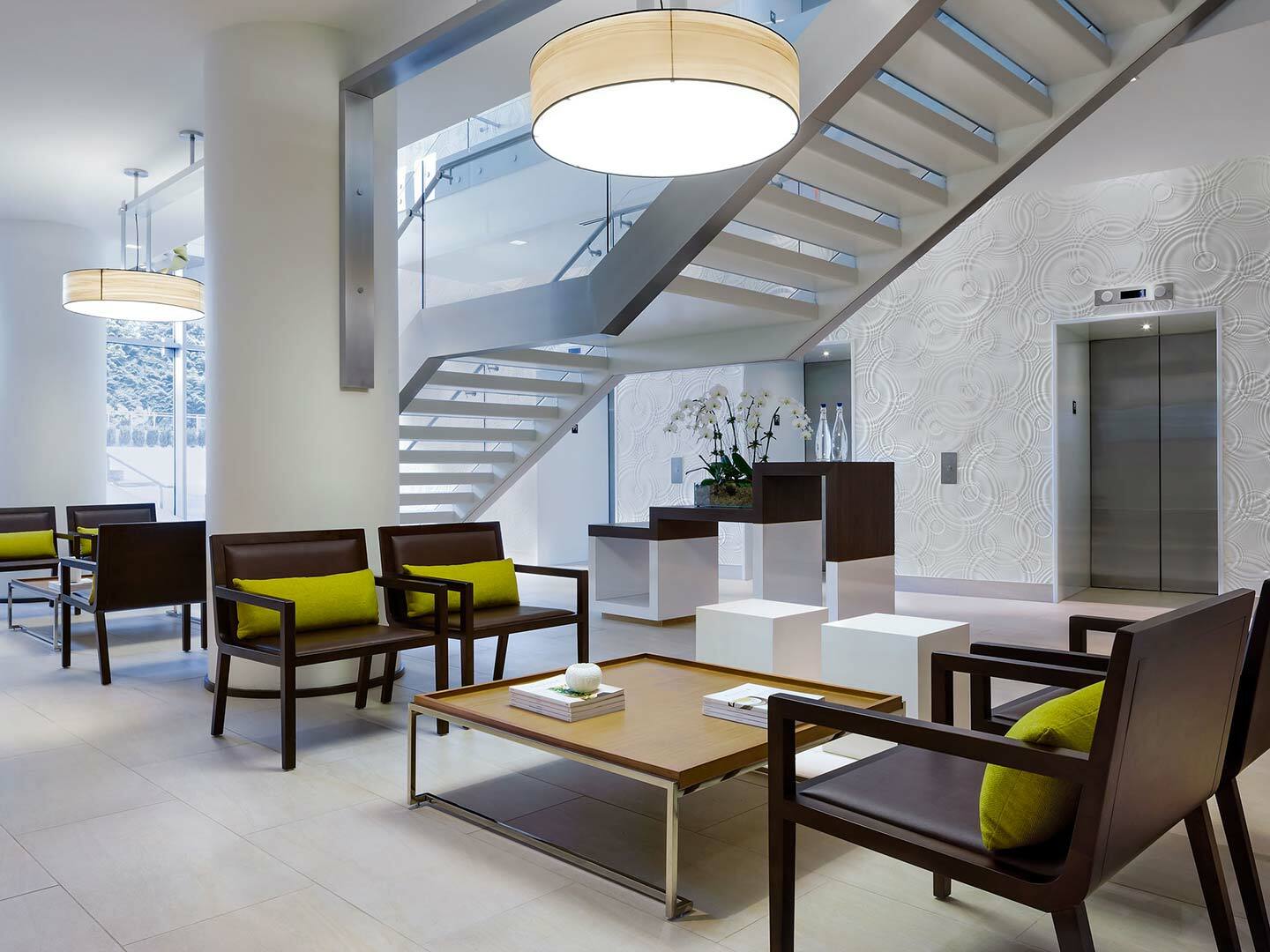 Element Vancouver Metrotown 4*